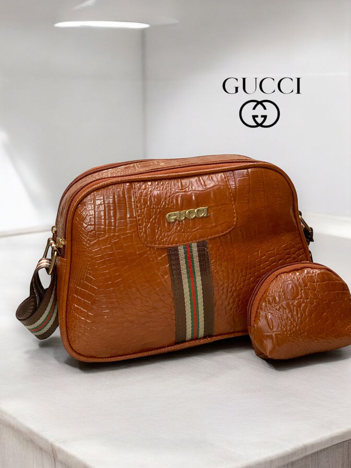 Gucci Crocodile-Embossed | Sling Bag